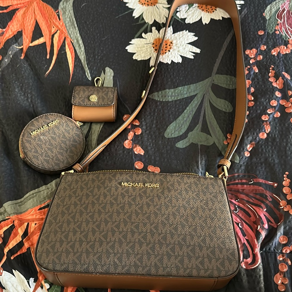 Micheal Kors Bag with coin pouch and airpods case